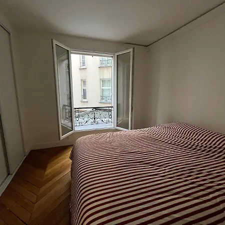 Apartment Ecole Militaire